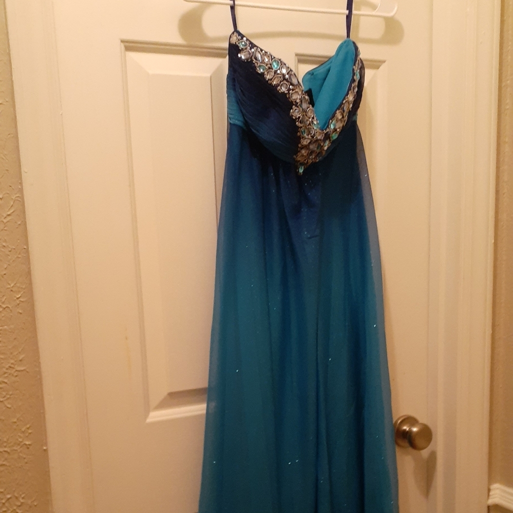 Floor length Maxi dress for elegant ocassions